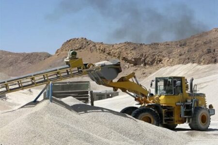 ۱۲ واحد معدنی راکد استان بوشهر احیا شد