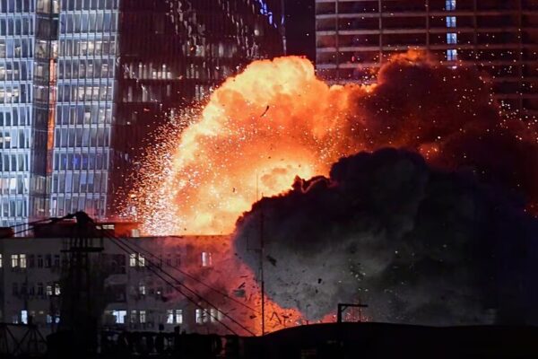 احتمال ۲ جنگ همزمان؛ زمزمه جنگ ایران و اسرائیل و حمله آمریکا به ونزوئلا |  همزمانی دو جنگ در ۲۰۲۶ چقدر محتمل است؟