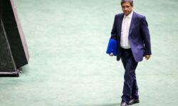 همتی: در روز‌های آینده، مردم بازگشت ثبات به اقتصاد کشور را خواهند دید / از مجلس مشورت می‌گیرم