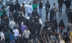 استانداری لرستان: یکی از بسیجیان کوهدشت در اعتراضات این شهر به شهادت رسید / ۱۳ نفر از نیروهای انتظامی و بسیج مجروح شدند