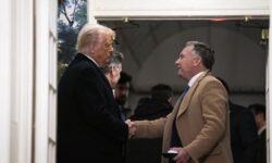 ترامپ طرح ویتکاف برای از سرگیری مذاکرات با ایران را کنار گذاشت / این طرح با میانجیگری سعودی و عمان روی میز گذاشته شده بود