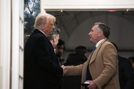 ترامپ طرح ویتکاف برای از سرگیری مذاکرات با ایران را کنار گذاشت / این طرح با میانجیگری سعودی و عمان روی میز گذاشته شده بود