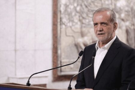 پزشکیان: همین حرف‌ها را می‌زنید که مردم به خیابان می‌آیند می‌گویند، دارید و نمی‌دهید! | بی‌انصافی است با مردم همراهی نکنیم