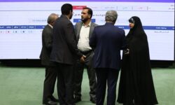 تصویب افزایش ۲۱ تا ۴۳ درصدی حقوق کارکنان در سال آینده / قالیباف: همه حقوق‌ها حداقل ۳۲ درصد افزایش می‌یابد