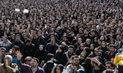 هجوم به دانشجویان دانشکده برق دانشگاه خواجه نصیر/ یکسو دانشجویان بسیجی و طرف دیگر دانشجویانی با شعارهای ساختارشکنانه