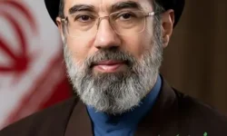 آیت‌الله سیدمجتبی خامنه‌ای رهبر ایران شد