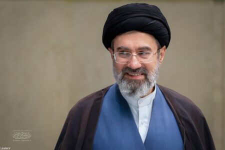 از سلامتی کامل رهبر انقلاب اطلاع دقیق دارم
