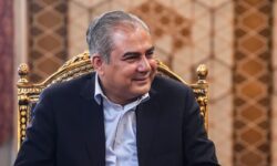 من آمده‌ام تا نامه مهمی به آیت‌الله سید مجتبی خامنه‌ای تحویل دهم | امیدوارم همه چیز به خوبی پیش برود