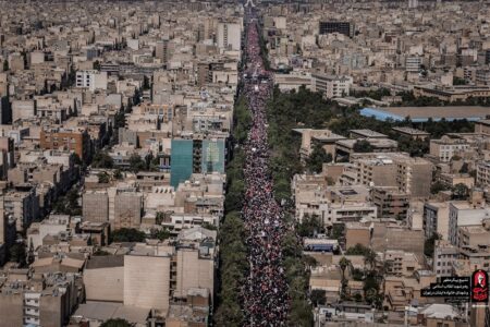 تصاویر هوایی سایت رهبری از جمعیت عظیم مردم تهران در تشییع رهبر شهید
