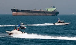سپاه نفتکش متخلف را در مقابل چشمان آمریکا مجازات کرد